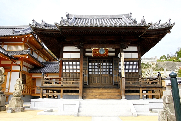 岡山県　高野山真言宗　千光寺の本堂