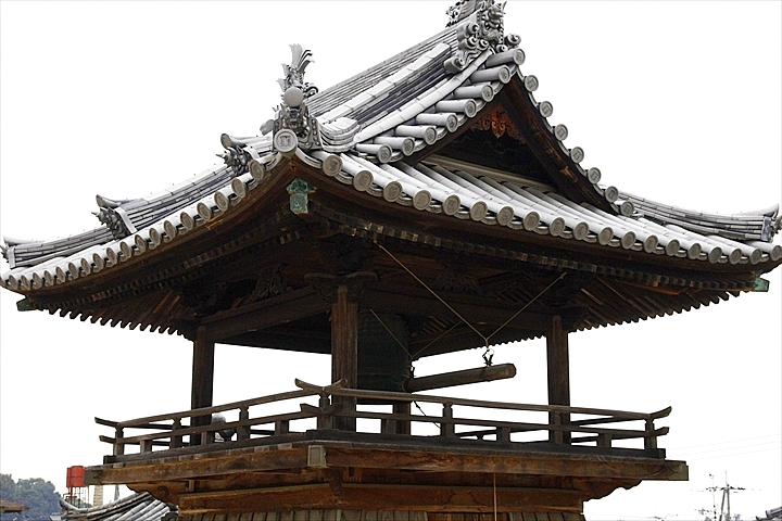 岡山県　高野山真言宗　千光寺の鐘楼