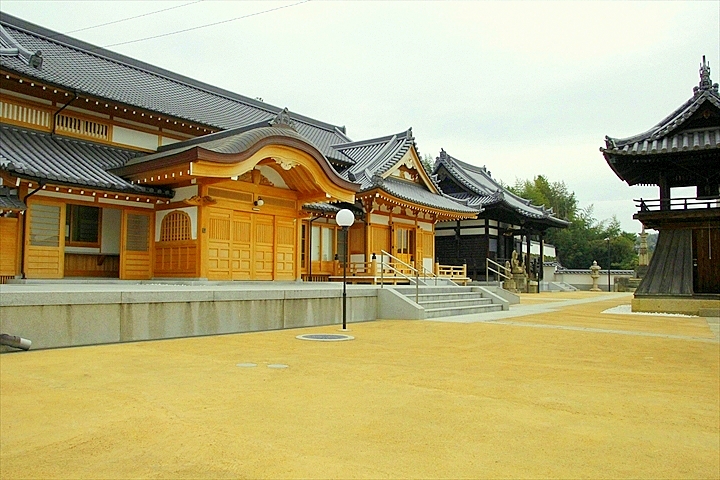 岡山県　高野山真言宗　千光寺の境内